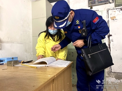 黃石港消防展開(kāi)清明節(jié)前檢查 密織消防安全"防護(hù)網(wǎng)"