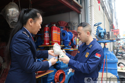 高新消防救援大隊(duì)開展消防產(chǎn)品專項(xiàng)聯(lián)合檢查行動(dòng)